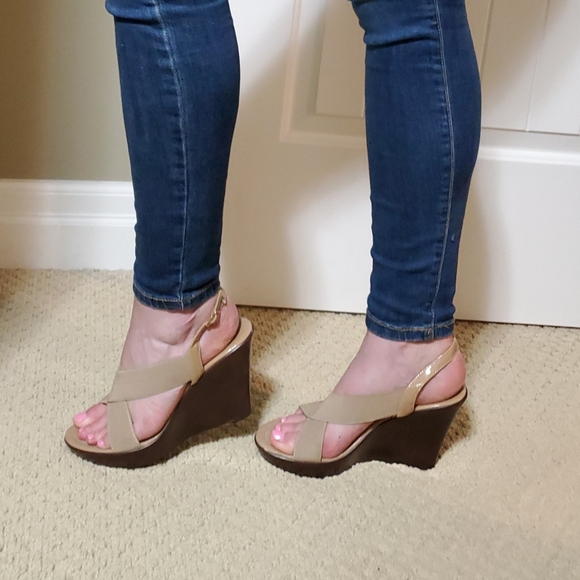 Charles David Shoes - 🌲 Charles David nude wedge heels